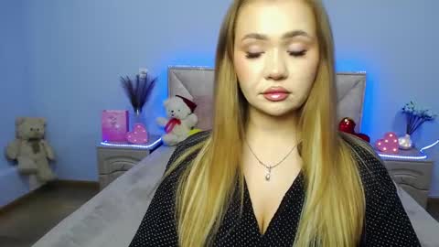 anastacyyellig online show from January 12, 8:36 pm