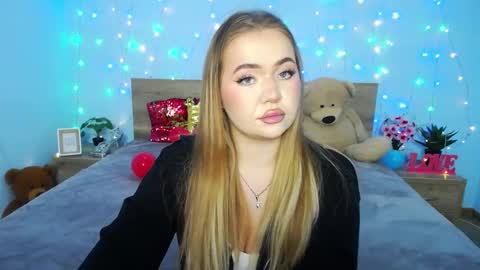 anastacyyellig online show from January 15, 6:12 am