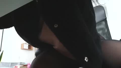   online show from March 20, 12:10 pm