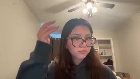 anditspinkxo online show from June 8, 7:58 pm