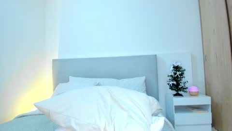 andrea online show from December 8, 5:50 am