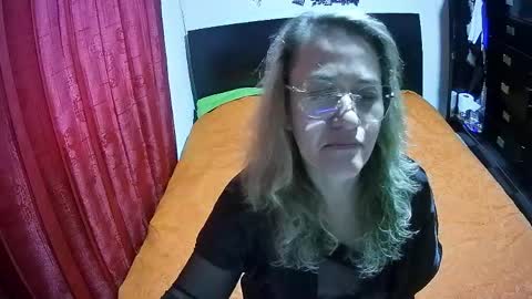 andrea_xx_ online show from April 28, 11:03 am