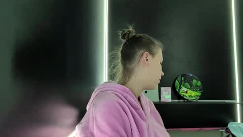 anet228 online show from March 28, 6:07 pm