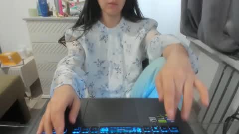 angel_lee__ online show from January 23, 6:28 am