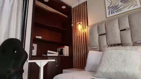 Nicolle  online show from September 25, 11:42 am