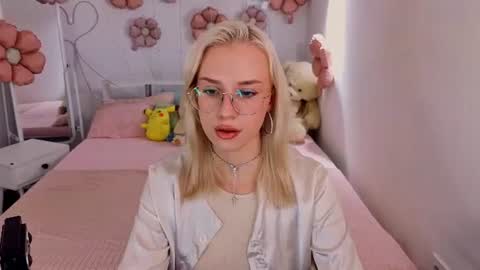 Angelica online show from June 19, 1:14 pm