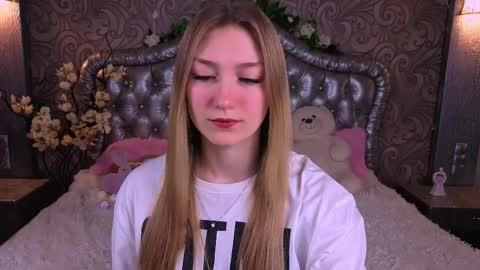 angelanabelle online show from April 3, 8:40 pm