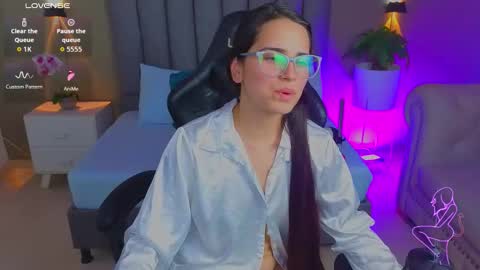 A N G E L I C A online show from April 14, 7:58 pm