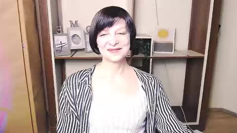 Angelina online show from April 15, 8:15 am