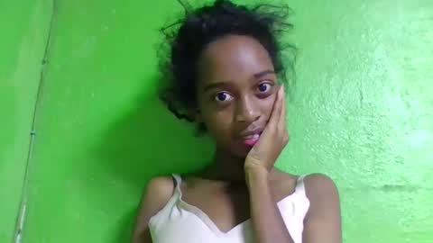 angeline221173 online show from April 27, 2:19 am