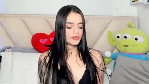 Angeline Smith  online show from February 14, 9:34 am