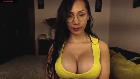  ANGELA ISABELLA  online show from March 10, 10:47 pm