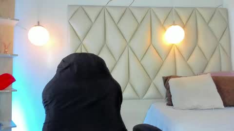 ANGIE online show from April 14, 2:17 pm