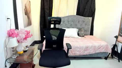 Anissa online show from June 17, 1:01 pm
