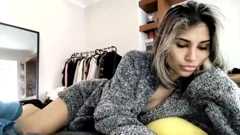 anisha online show from February 12, 10:24 am