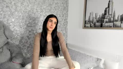 anika_h online show from April 7, 12:07 pm