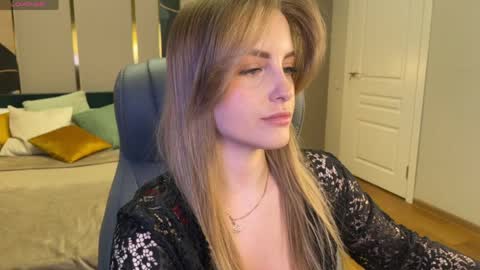 Anita online show from April 5, 1:04 am