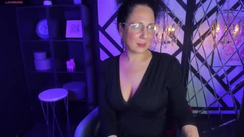 Anita online show from March 11, 8:53 pm