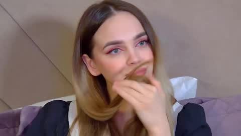 AnitaVenture online show from April 3, 1:42 pm