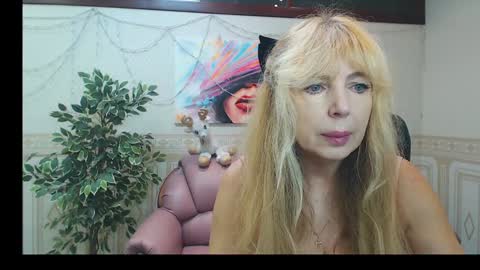 Anna Ditrih online show from January 23, 12:30 pm