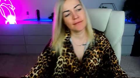 anna_snow9 online show from September 16, 6:38 pm