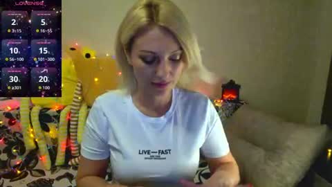 Anna online show from August 8, 2:47 pm
