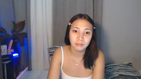 anne_chanelx online show from March 17, 5:44 am