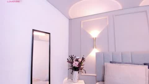 annie_20_ online show from February 10, 12:08 pm