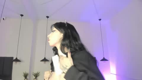 annie  online show from October 7, 7:29 pm