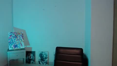 Annie online show from February 15, 3:55 pm