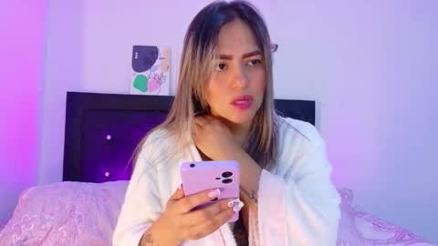 AnnieCollins69 online show from December 21, 3:00 am