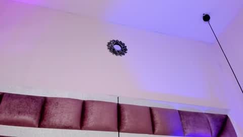 Annie online show from March 6, 1:06 pm