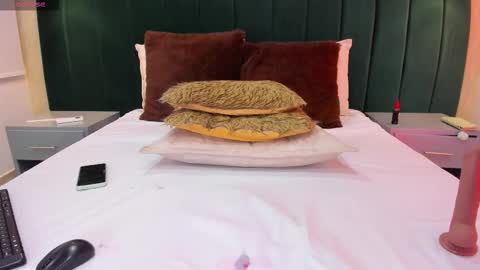 ANNIE  online show from October 31, 6:56 pm