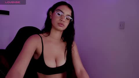 Annie Evans  online show from February 25, 2:48 pm