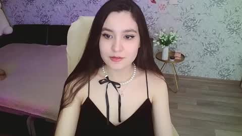 Annie online show from March 6, 1:05 am