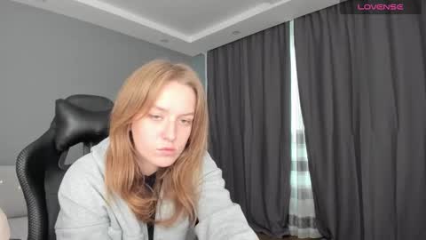 AnnyFourse online show from December 14, 6:13 am