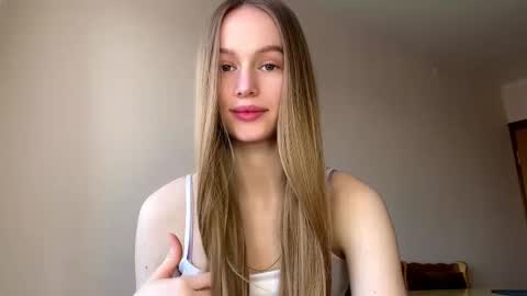 Viktoria online show from March 18, 3:06 pm