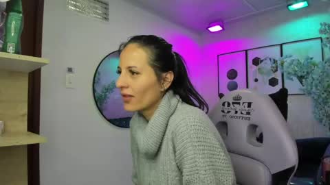 Antonella.  online show from May 1, 12:41 pm