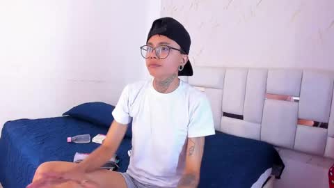 antony_d_ossa online show from May 22, 8:29 pm