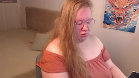 Anya Muna online show from December 8, 7:43 pm