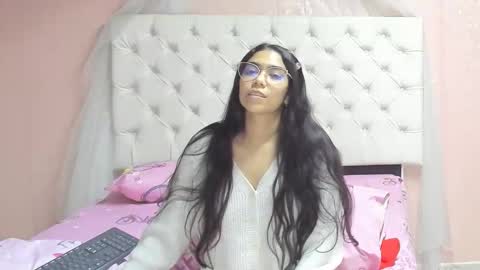 Aome Rainbow online show from November 14, 7:19 am