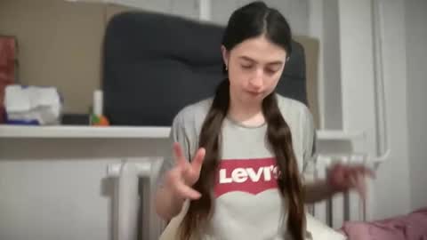 aphr0dite22 online show from March 25, 11:29 pm