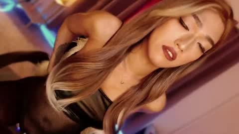 EMMA  follow me  online show from April 2, 1:14 am