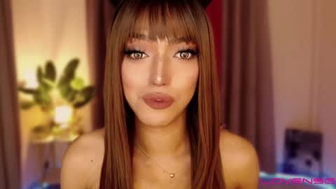 EMMA  follow me  online show from April 5, 11:48 pm