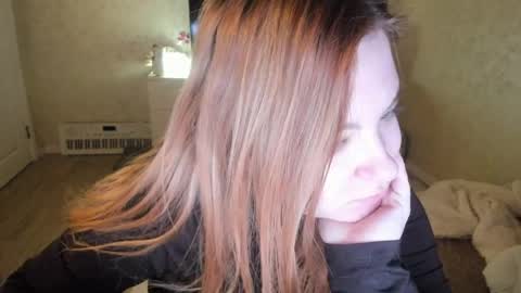 appleyummybuns online show from March 31, 3:39 am