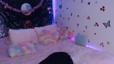 april_l6 online show from September 11, 10:54 pm