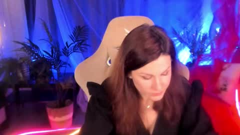 aprill_o_nill online show from March 18, 4:01 pm