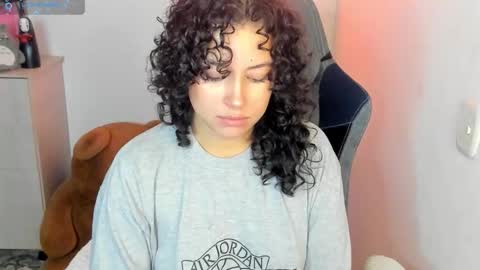 aqua emilly online show from September 30, 11:42 pm