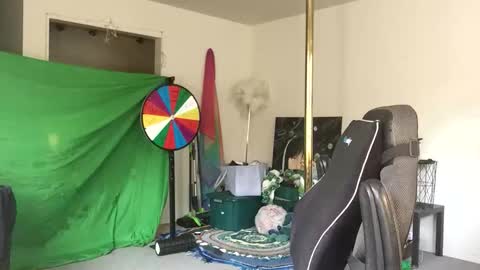 BustyPrincessLeila online show from April 23, 3:14 pm