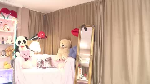 Ariel online show from April 15, 7:58 pm